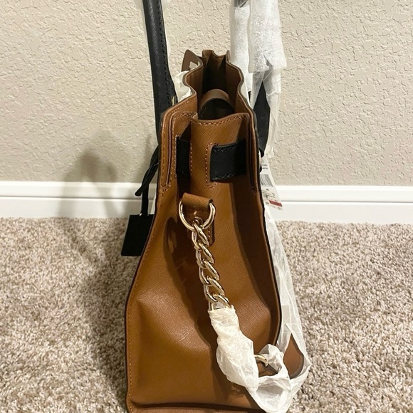 MICHAEL KORS HAMILTON LARGE CENTER STRIPE LUGG/WHITE/BLACK LEATHER GOLD TOTE BAG - Picture 5 of 7